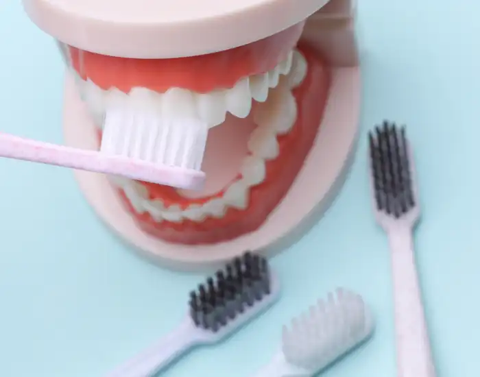 Limpieza dental en Rosenberg TX: beneficios, proceso y frecuencia recomendada. Prevenga caries y mantenga su sonrisa sana con atención en español.